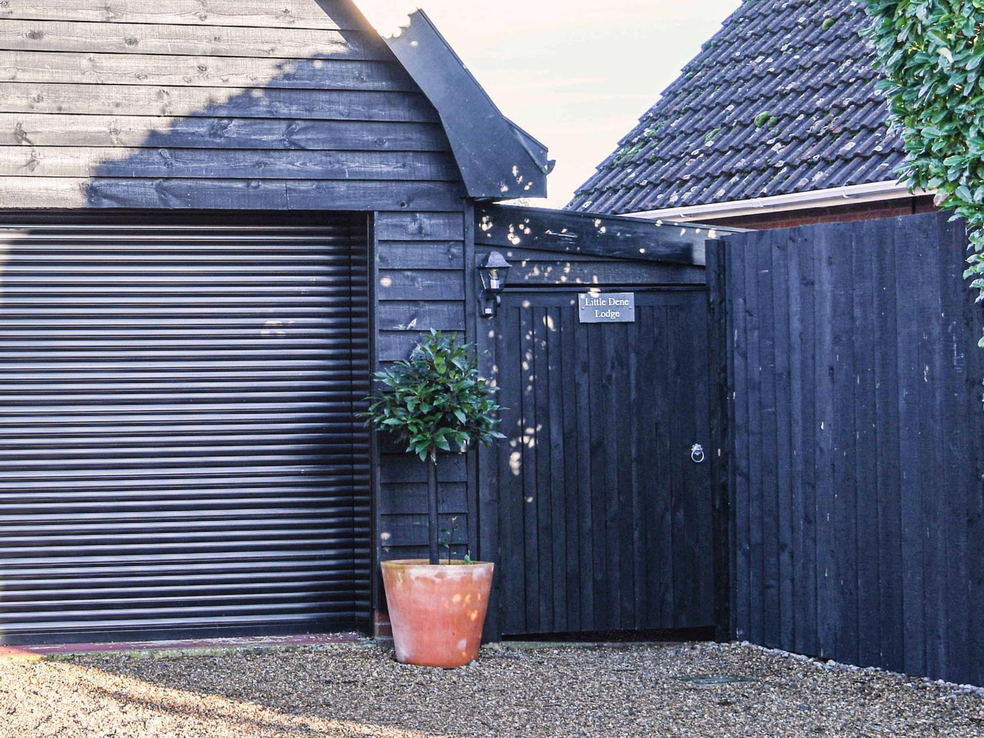 Little Dene By The Suffolk Collection * Pakenham
